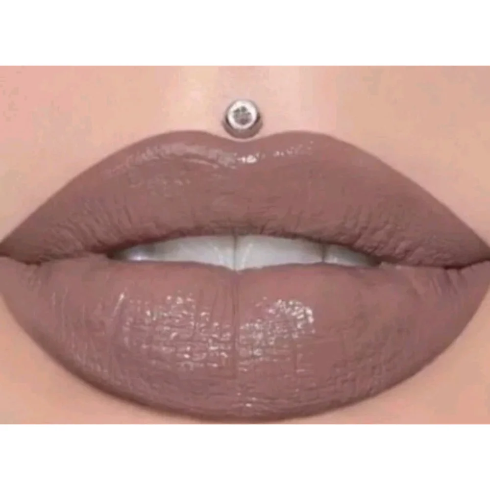 Jeffree Star Cosmetics Supreme Gloss In: Tea Bag, NIB, (109)